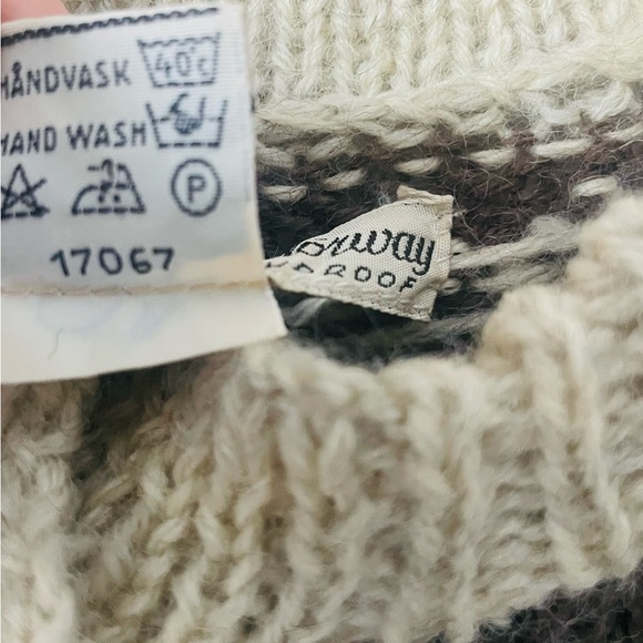 Vintage Handmade in Norway Wool Cardigan Fair Isle - Picture 12 of 14